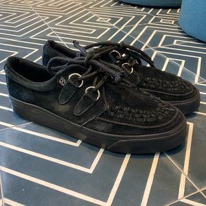 TUK Black Suede D-Ring VLK Sneaker